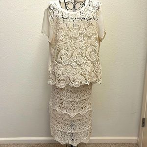 SOLITAIRE CREAM COLORED SKIRT AND TOP ARE BEAUTIFUL